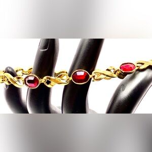 Vtg Avon Gold-Tone/ Ruby Red Rhinestones Infinity Bracelet Size 7"